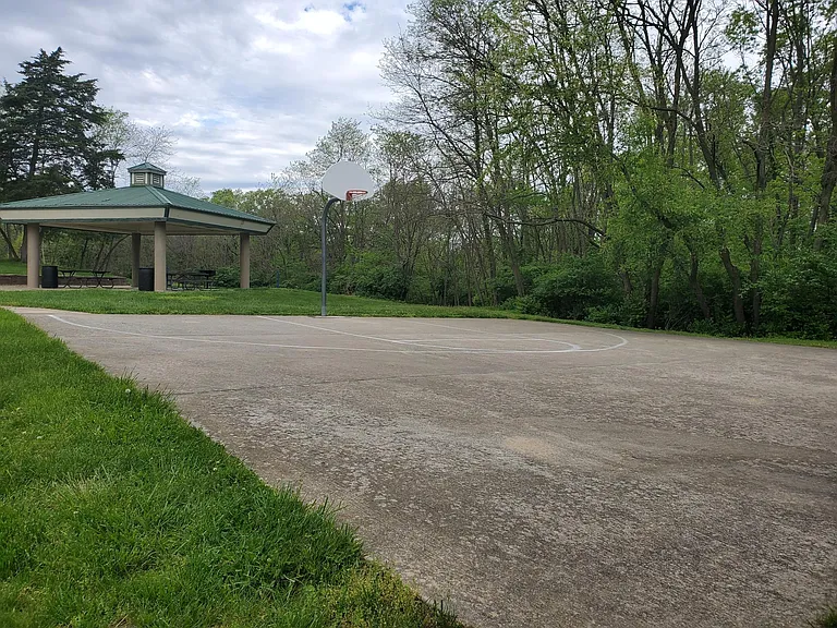 650 Huntridge Dr — Photo 23