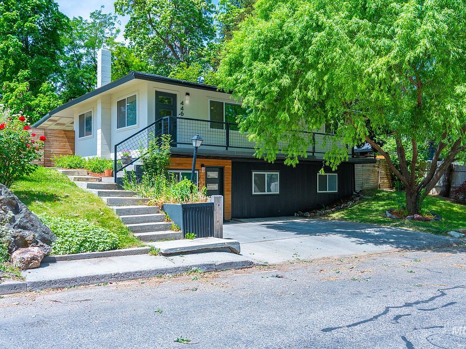 1st image of 446 Perry Dr