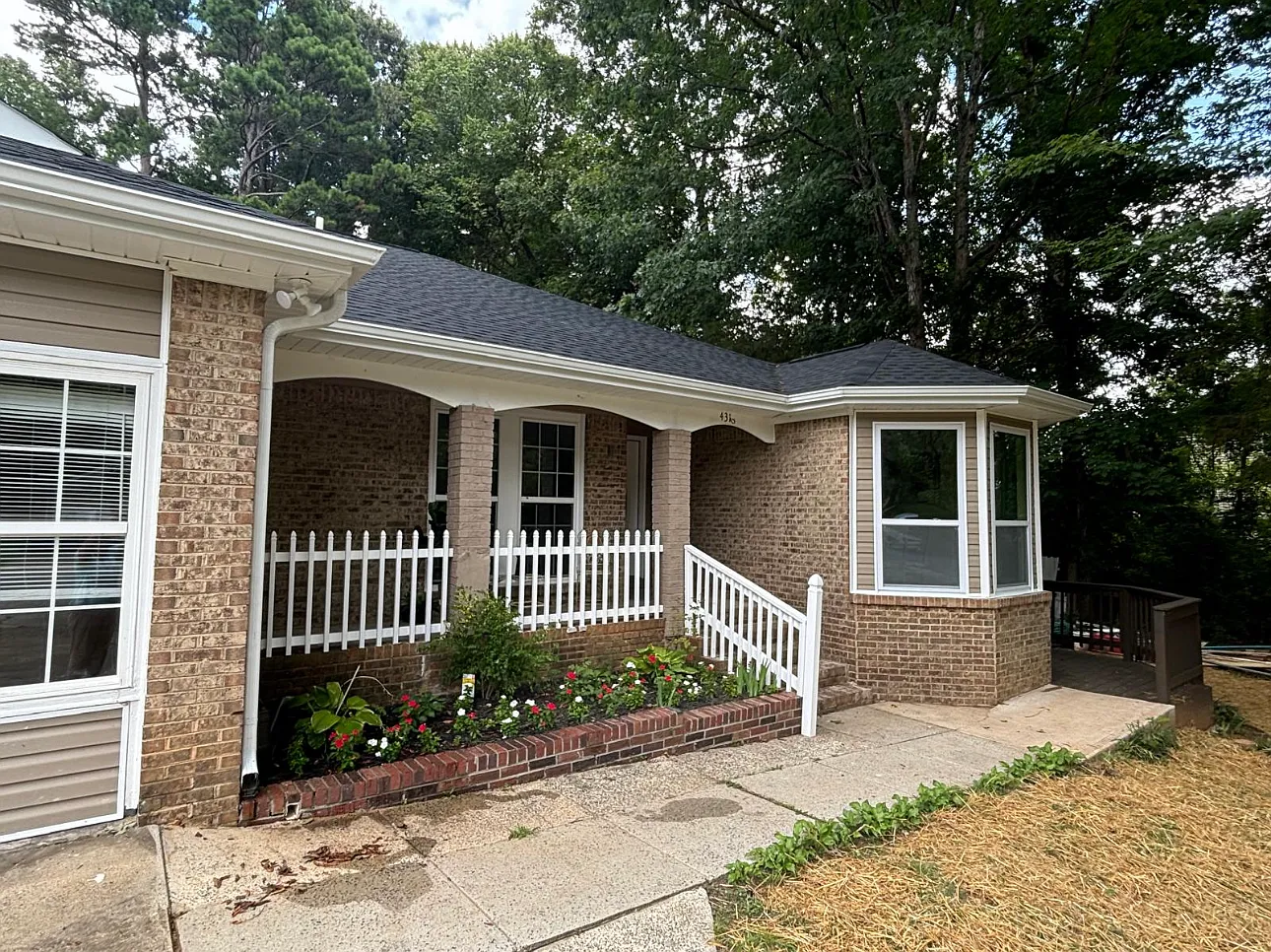 2 bed, 1050 sqft, $2,100 — Photo 2