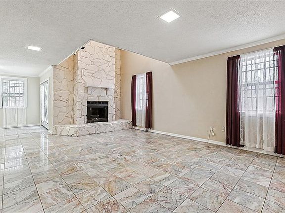 4th image of 4213 Paradis Ln