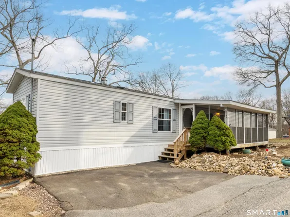 55 Mountainview Road, East Hampton, CT 06424