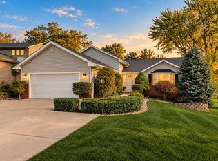 4912 Sandy Beach Dr, Crown Point, IN 46307