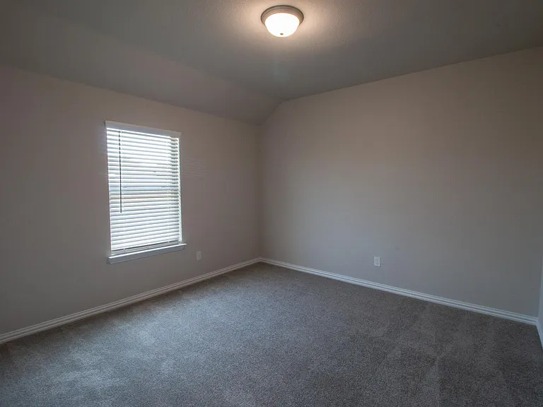 507 Reatta Dr — Photo 31