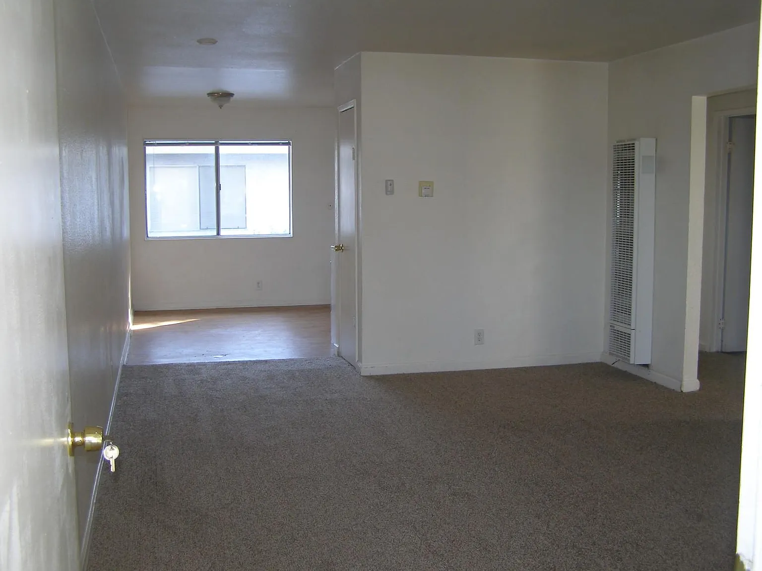 2 bed, 800 sqft, $1,650 — Photo 2