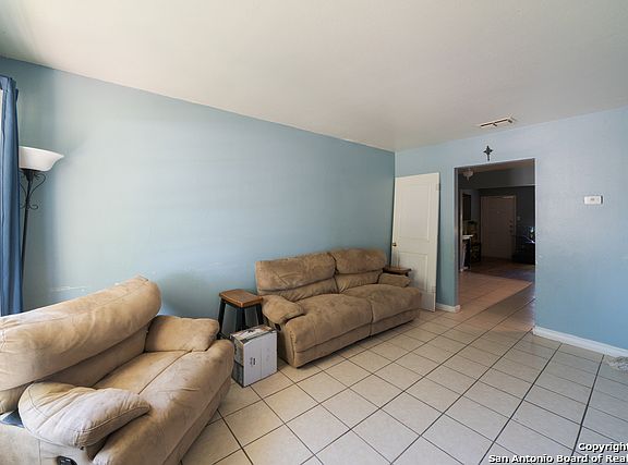 4th image of 7015 Belgreen Dr