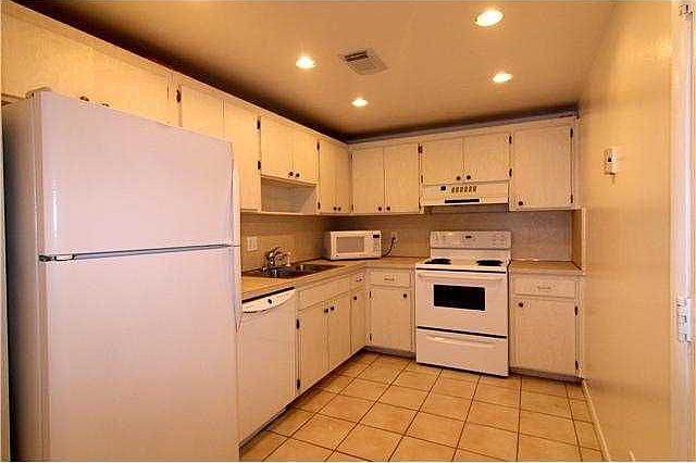 1st image of 4020 N Hills Dr APT 29
