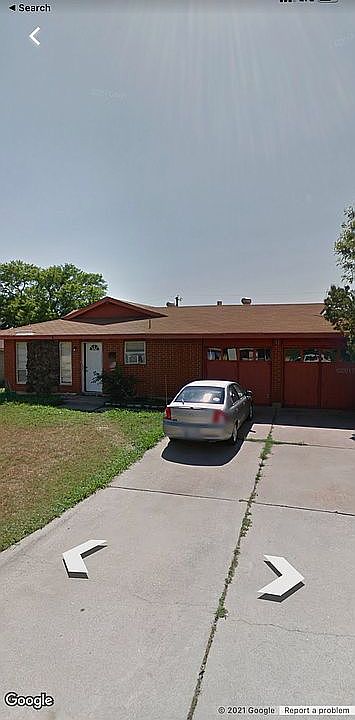 1st image of 418 NW Woodland Dr