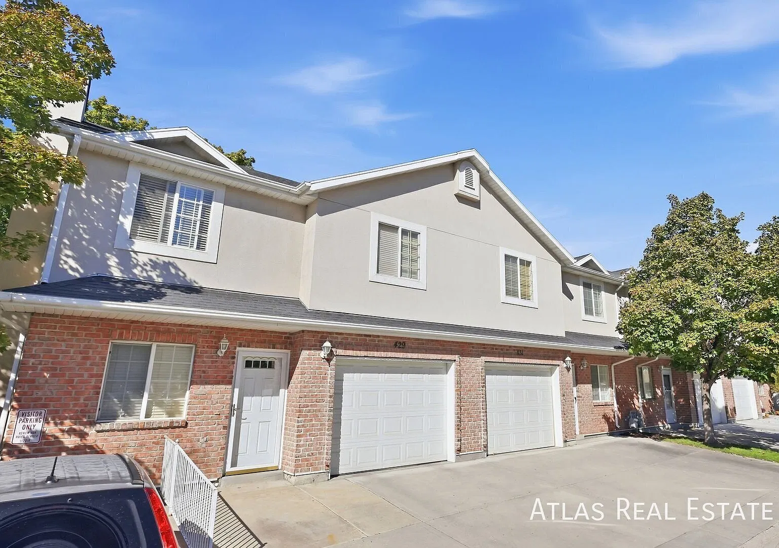 Charming Murray / MillCreek 3bd/2.5ba Townhome! Meticulously Maintained Community! — Photo 2