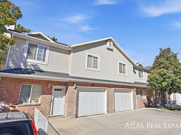2nd image of 429 E Park Oak Pl