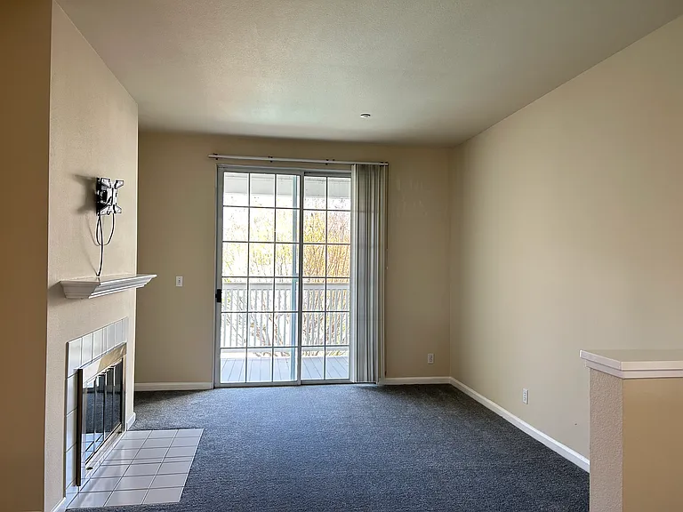 607 Arcadia Ter #203 — Photo 5