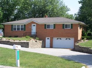 1055 E Lakeshore Dr, Greensburg, IN 47240