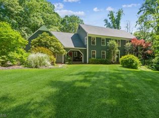 17 Christopher Dr, Long Valley, NJ 07853