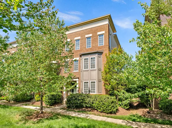 22840 Goldsborough Ter, Ashburn, VA 20148
