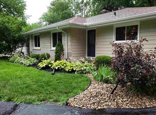 1814 Oak Park Dr, South Bend, IN 46617