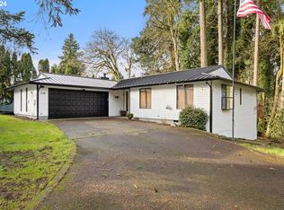 210 W 8th St, Newberg, OR 97132