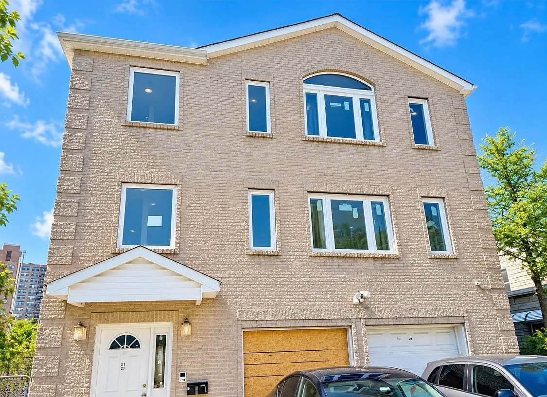 3 bed, 2.0 bath, $3,200 — Photo 1