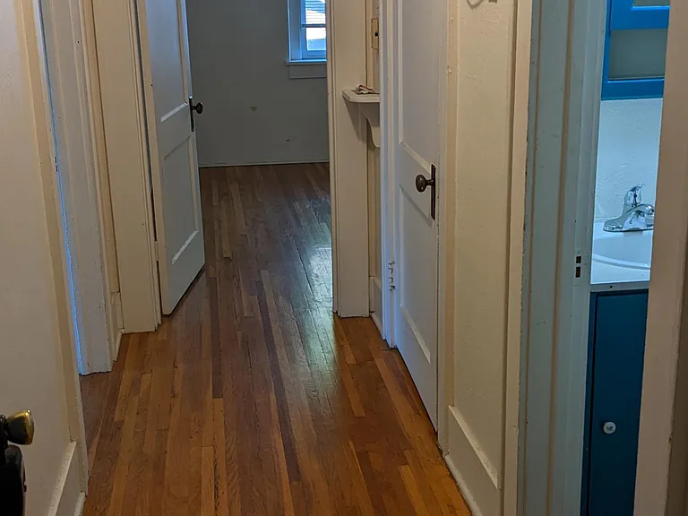 200 East Laurel Street - 11 — Photo 3