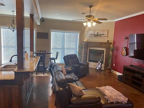 2nd image of 629 Alder Ln