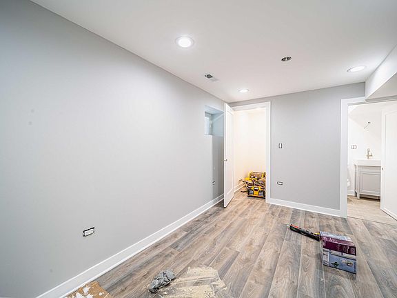 5th image of 901 N Keeler Ave #G