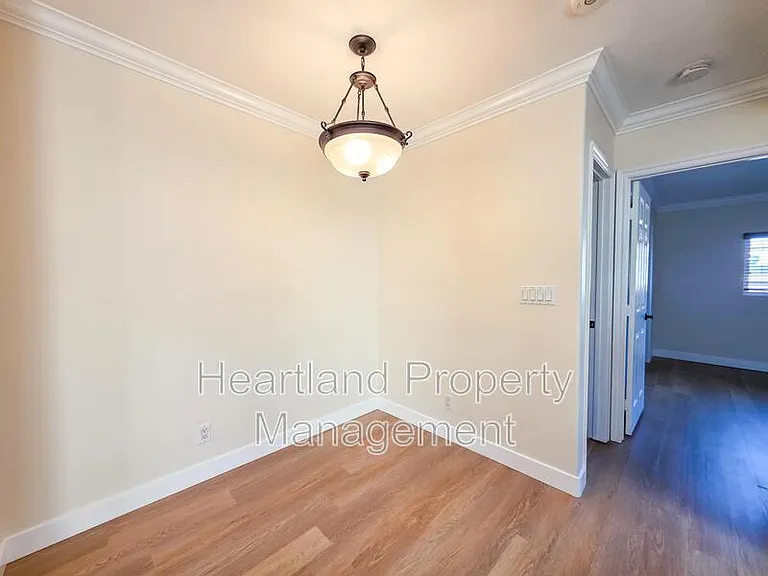 4230 48th St #8 — Photo 8
