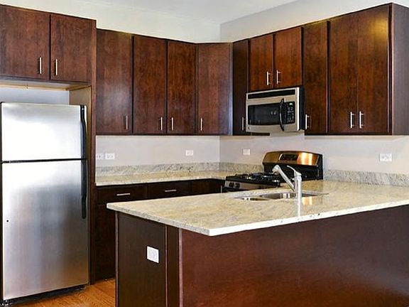 4th image of 423 W Belmont Ave #211A