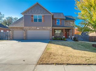 1404 S 14th Pl, Rogers, AR 72758