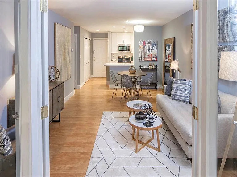 Spacious One- to Two-Bedroom Modern Apartments