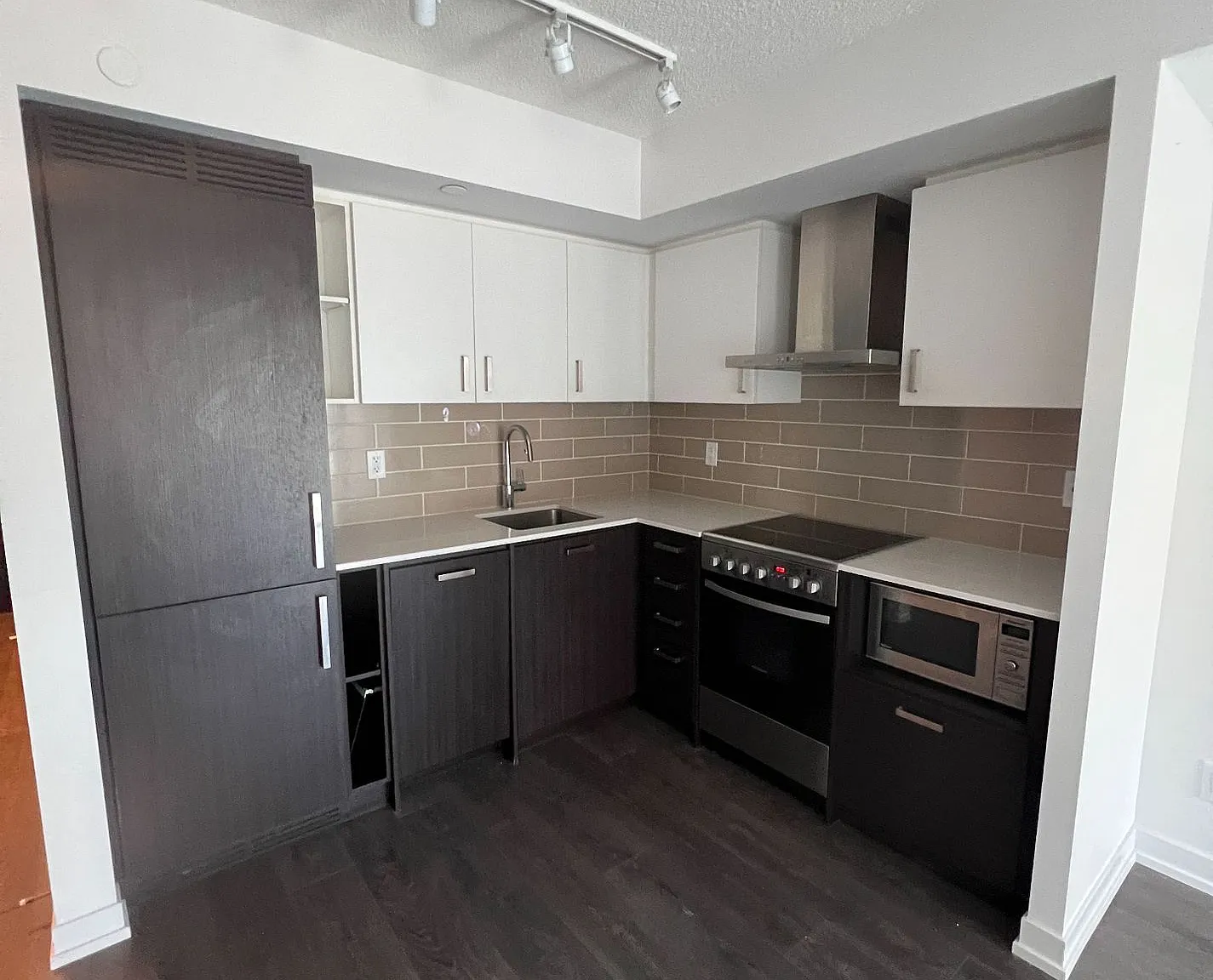 2 bed, $2,300 — Photo 3