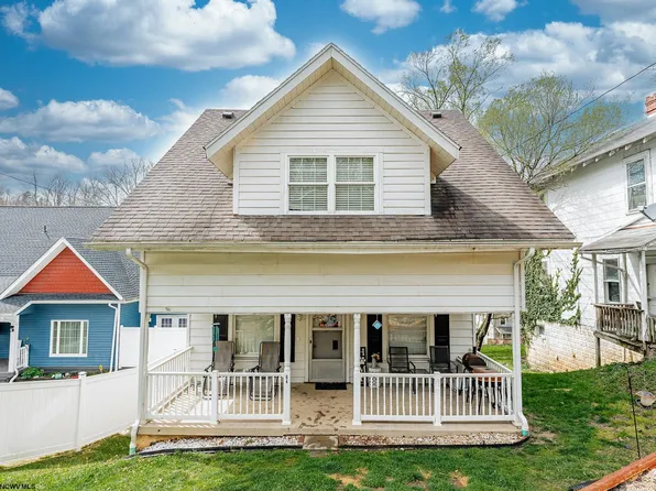 64 Cleveland Ave, Westover, WV 26501