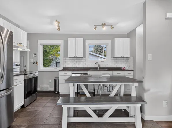 9612 163rd St NW, Edmonton, AB T5P 3M8