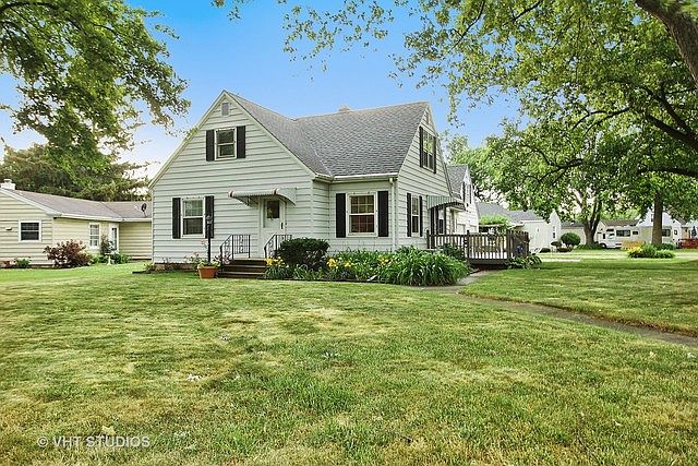 1st image of 1361 Circle Dr NW