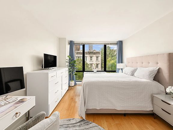 4th image of 1595 Lexington Ave APT 3C