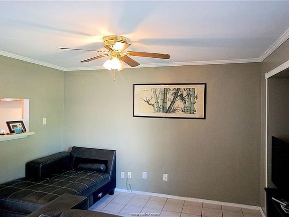 2nd image of 1902 Dartmouth St APT K4