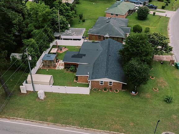 3rd image of 411 Oak St