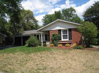 680 Brantwood Ct, Elk Grove Village, IL 60007