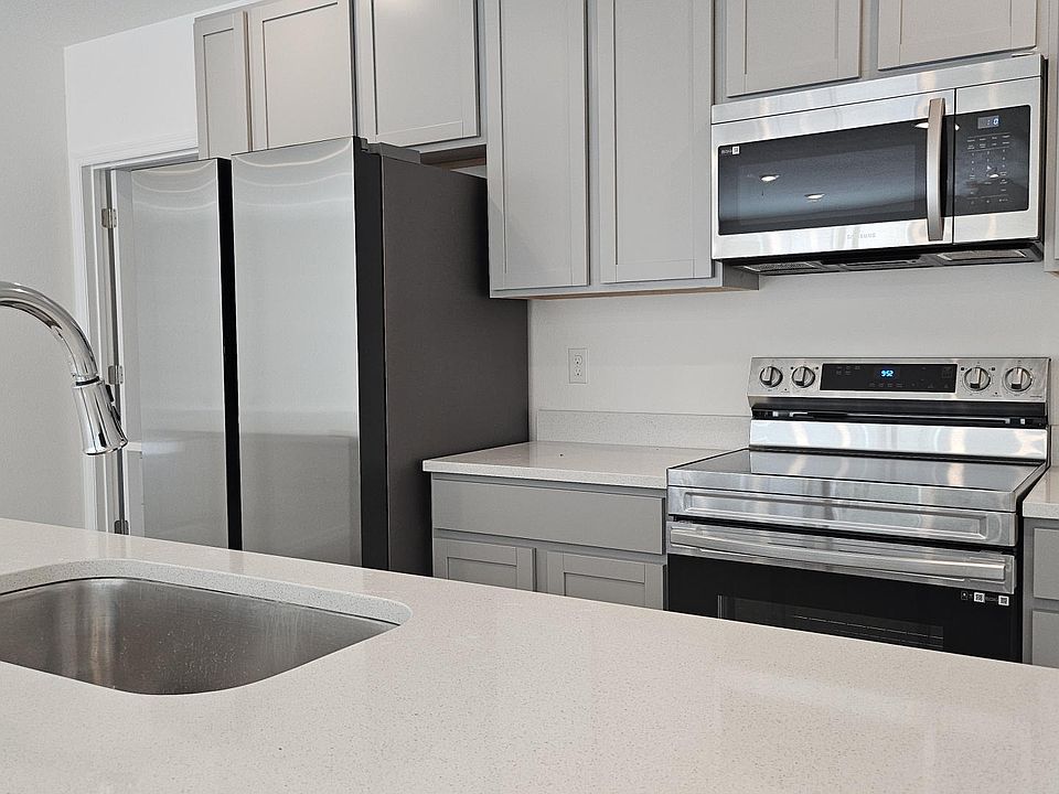 2nd image of 15212 Wine Dr