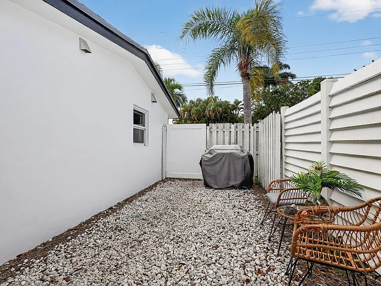 4540 SW 28th Ter — Photo 42