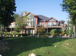 6579 Woods Creek Dr, Charlevoix, MI 49720