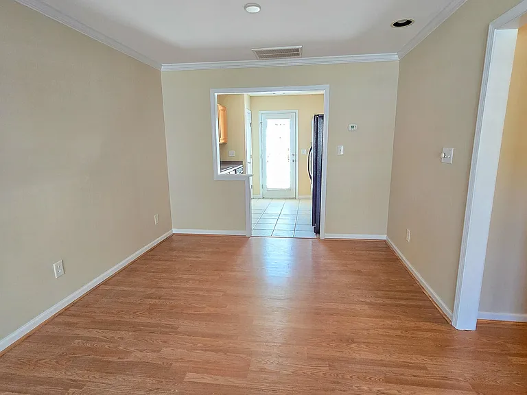 9819 Layla Ave — Photo 7