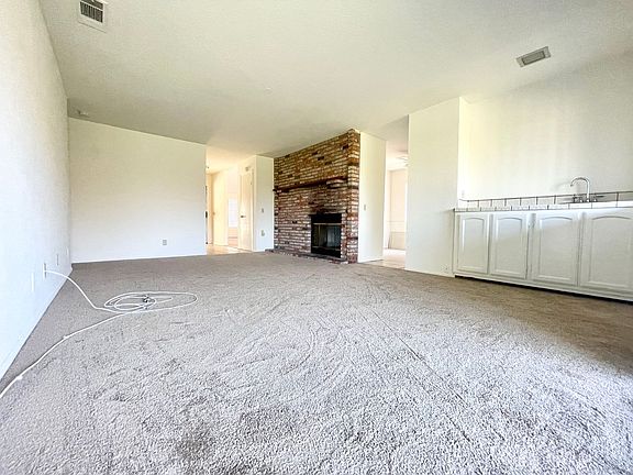 4th image of 31238 Old River Rd