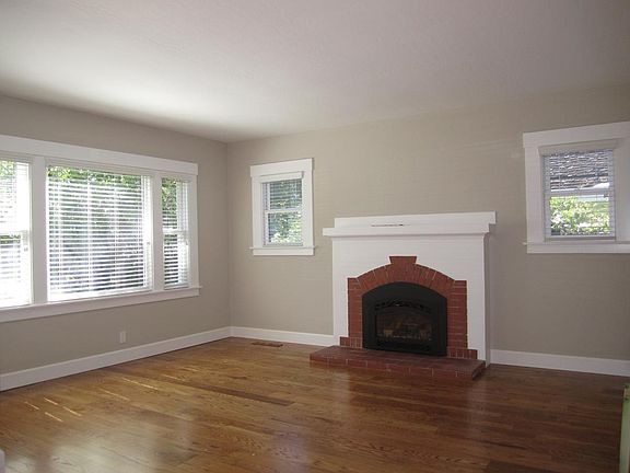 Living Room 12x16 Insert fireplace