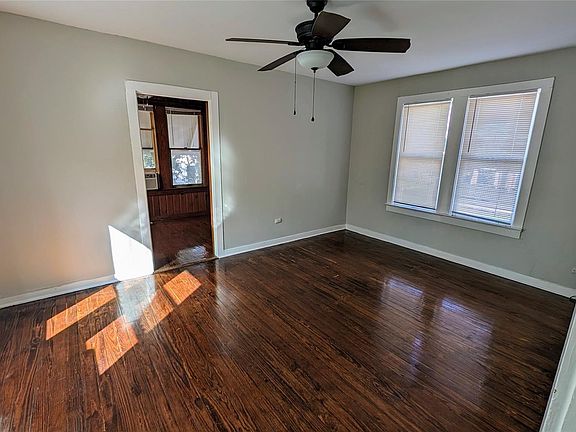 4th image of 2409 Ridgewood St
