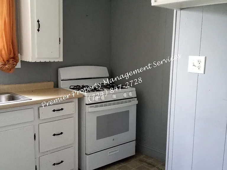 522 W Madison Ave — Photo 5
