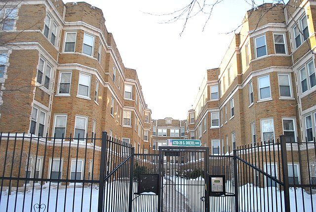 1st image of 4722 S Drexel Blvd APT 2A