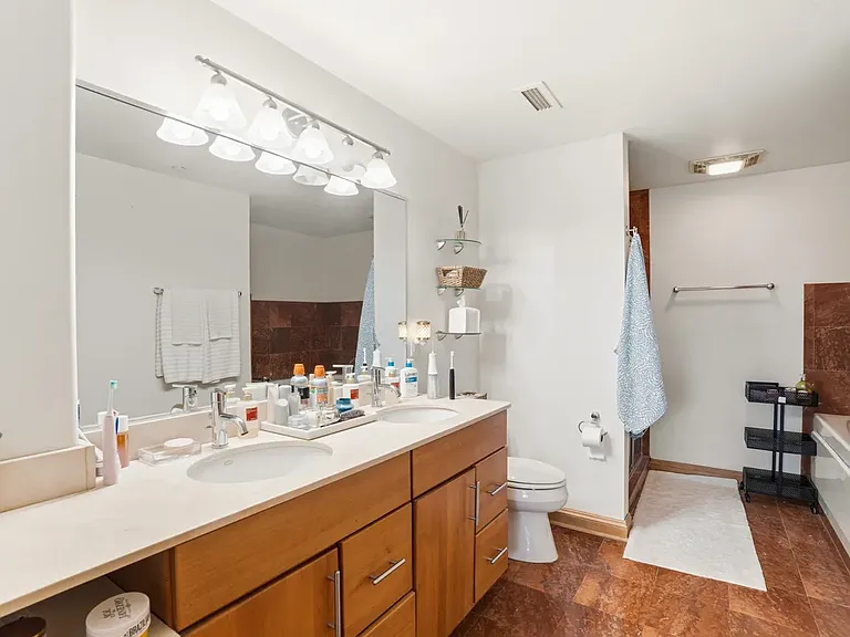545 E Wells St #502 — Photo 12