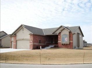 1501 E Fallbrook St, Valley Center, KS 67147