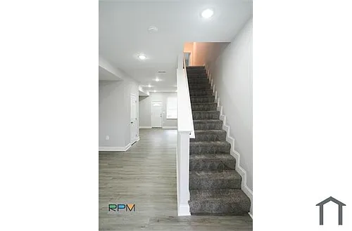 1626 Carswell St Photo 1