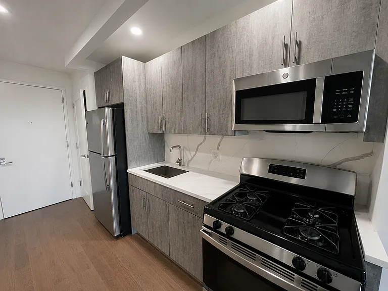 91-09 Roosevelt Ave #308 — Photo 3