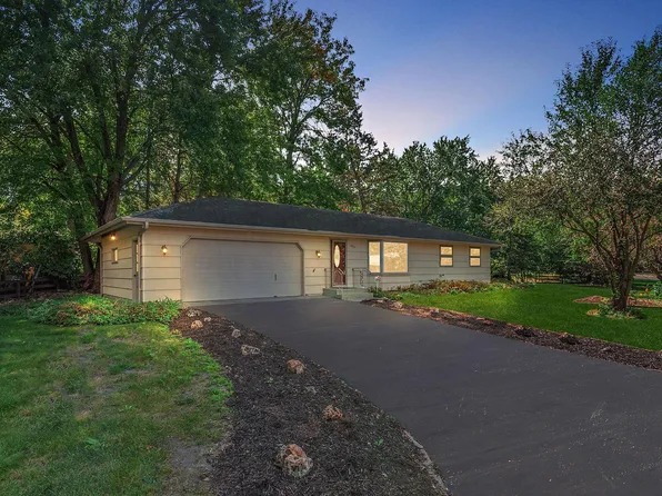 1427 Circle Dr, Burnsville, MN 55337