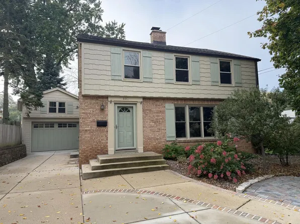 881 E Lake Forest AVENUE, Whitefish Bay, WI 53217